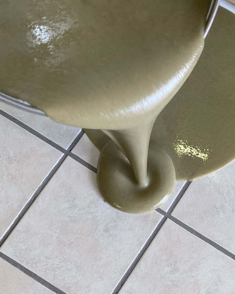 KABRIC Floor smooth prepare er en 2K epoxy primer med fyllingsevne Den skal brukes til gulv som er ujevne. 