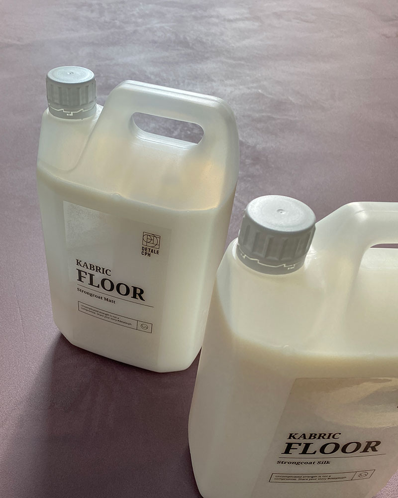 Både Strongcoat Silk og Strongcoat Matt kommer ferdigblannet og skal kun ristes innen bruk