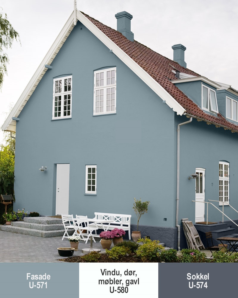 På en mørk fasade er vinduene det elementet som letter og forfiner uttrykket. Farge på fasaden bærer stemningen. Her har fasaden en markant farge, men vinduene er lyse og nøytrale.